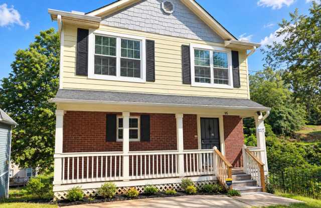 Updated 3-Bedroom Home in Atlanta – Housing Vouchers Welcome! Gallery 3