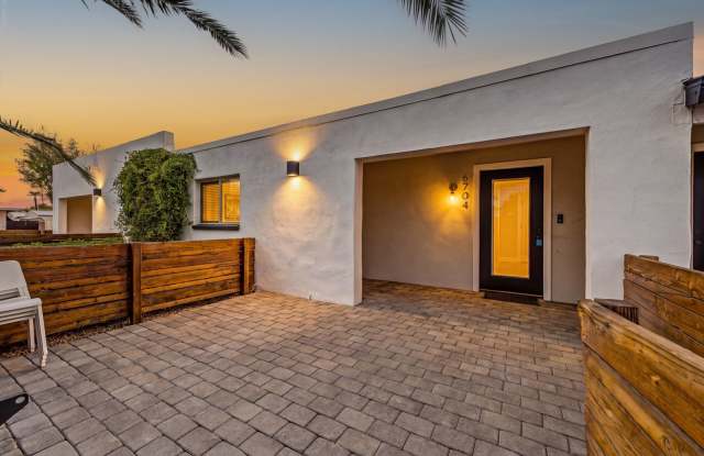 Gorgeous, Open Concept Two Bed Two Bath near Old Town Scottsdale! Gallery 4