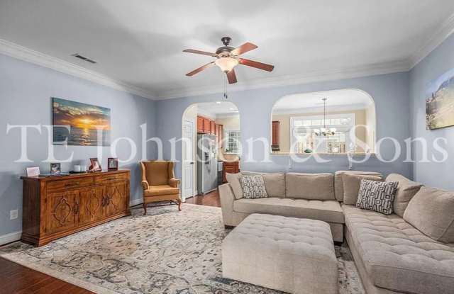 Beautiful 2 Bedroom Townhome with Bonus Room, Garage, and High End Finishes Gallery 4