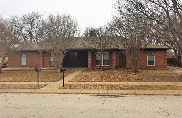 3023 Hilltop Drive - 3023 Hilltop Dr, Euless, TX 76039