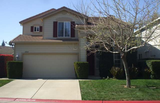 4948 Forest Creek "Swan Cove Gated!" Gallery 1