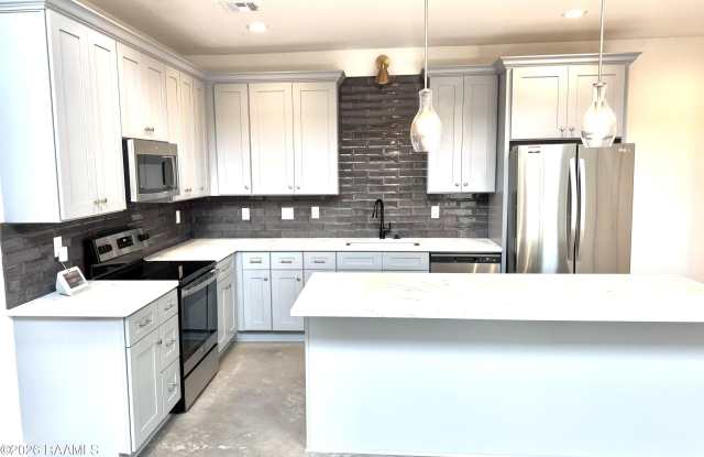 512 Highland Oaks Lane Gallery 3
