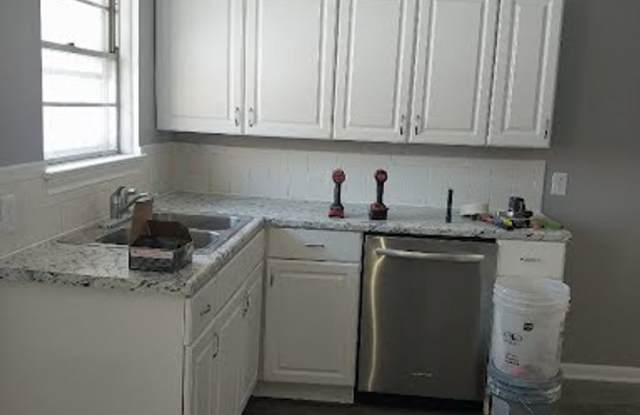 2240 S Bonn - 3 Bedroom, 1 Bathroom - 1 Car Garage - $1,095 photos photos