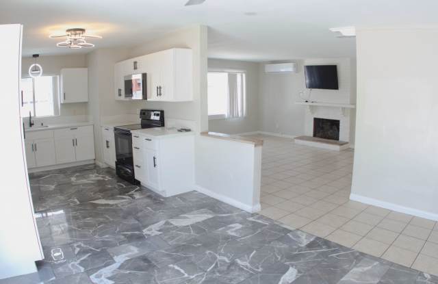 6 Bedroom 3 Bath- Large rooms, AC & FLAT ENERGY BILLS Gallery 1
