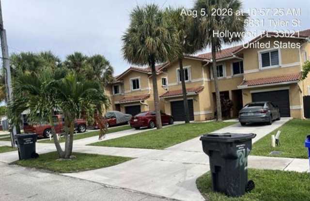 5837 Tyler St th 5837, Hollywood, FL 33021 Gallery 3