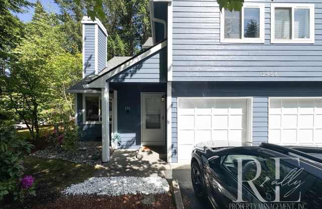 Townhome Convenience with the Feel of a Private Home - 12956 Granite Lane Northwest, Silverdale, WA 98383