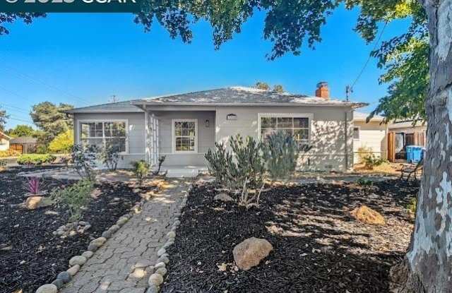 3288 Hudson Ave photos photos