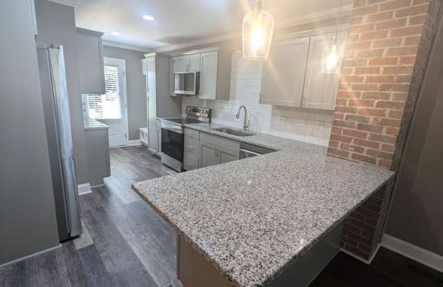 Two bedroom duplex, newly renovated photos photos
