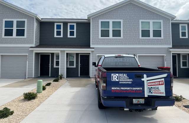 Amazing Location! Town House with Garage Included! (Laurel Commons) photos photos