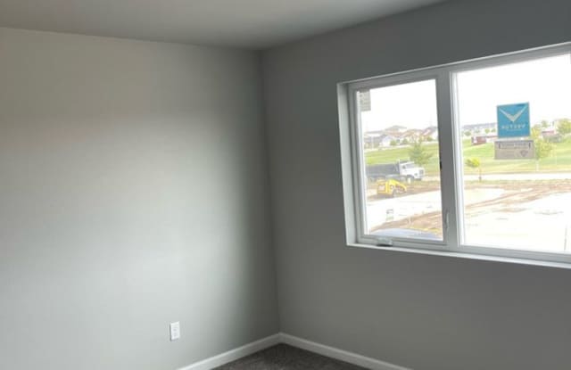 Spacious 3-bed 2.5 Bath Home! Gallery 3