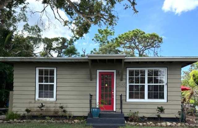 Downtown Bungalow photos photos