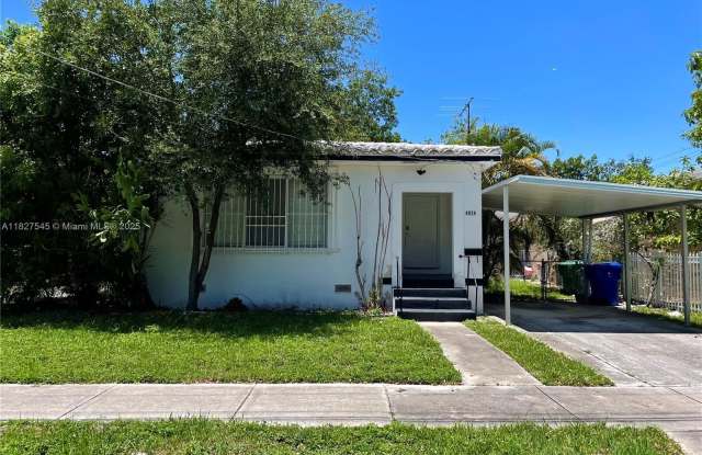 4024 NW 5th Ave photos photos