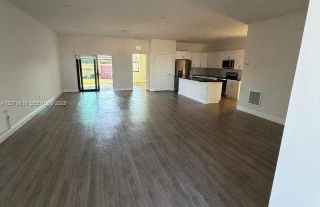 9026 W MAC Court Gallery 3