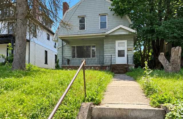 4 Bedroom/ 1 Bath Home for Rent Clairton, PA Gallery 1