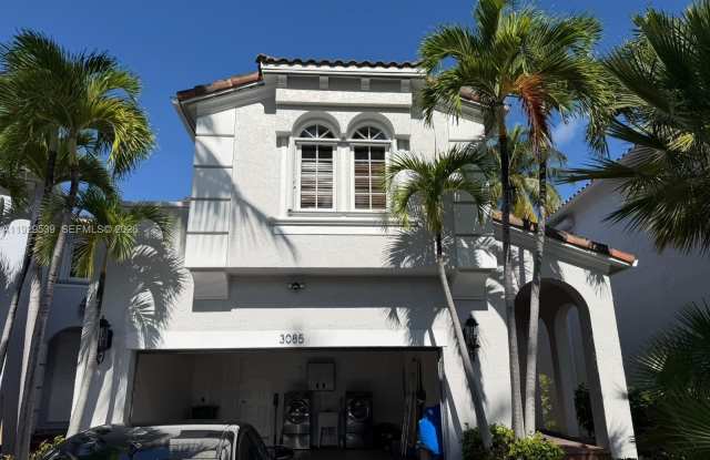 3085 NE 208th Ter photos photos