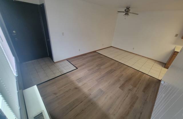 1701 La Cres St Gallery 3