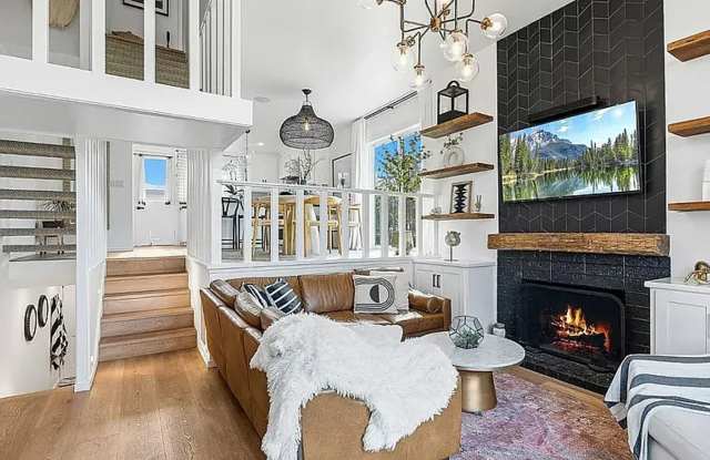 Ocean-View Monterey Townhome Near the Beach | Unfurnished Gallery 1