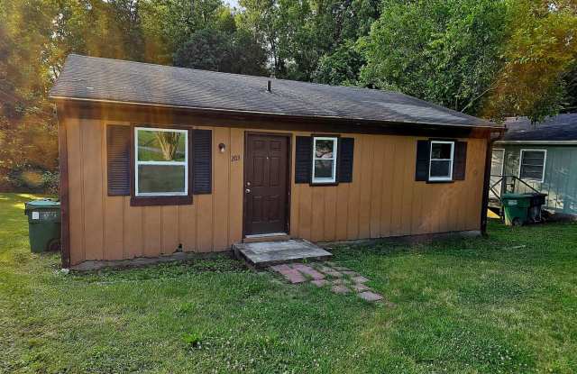 2 BR off Old Winston Rd! Gallery 1