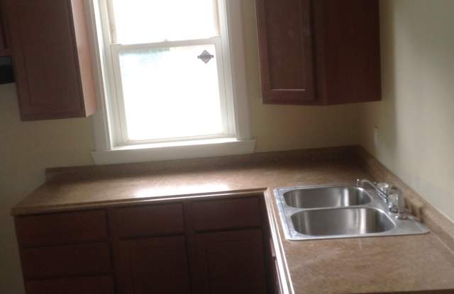 3 Bedroom/3 Bath Single Family Home - Available 10/01/26 Gallery 4
