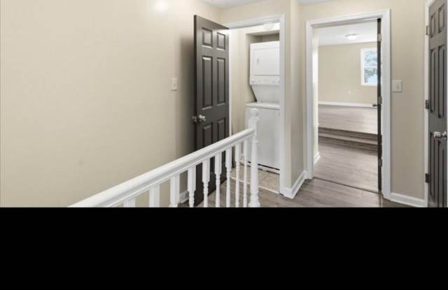 1224 East Eager Street Gallery 3