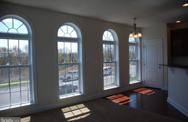 17046 AMITY DRIVE Gallery 3