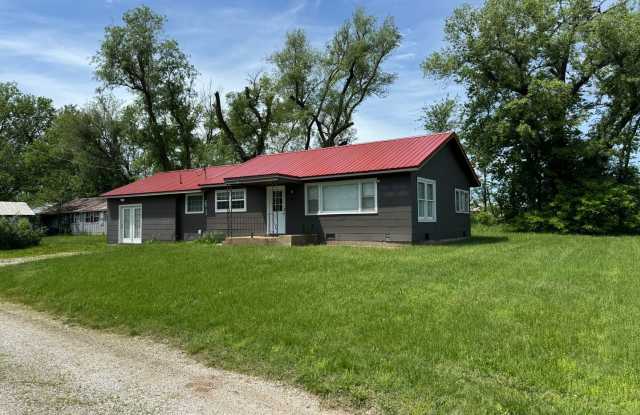 2590 W. Broadway - 2590 West Broadway Street, Bolivar, MO 65613