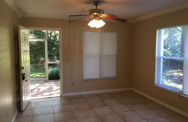 2401 Northlake Dr Gallery 3