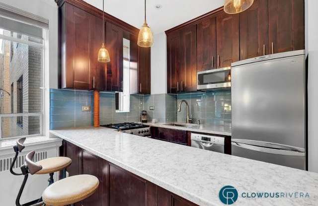 250 West 24th Street photos photos