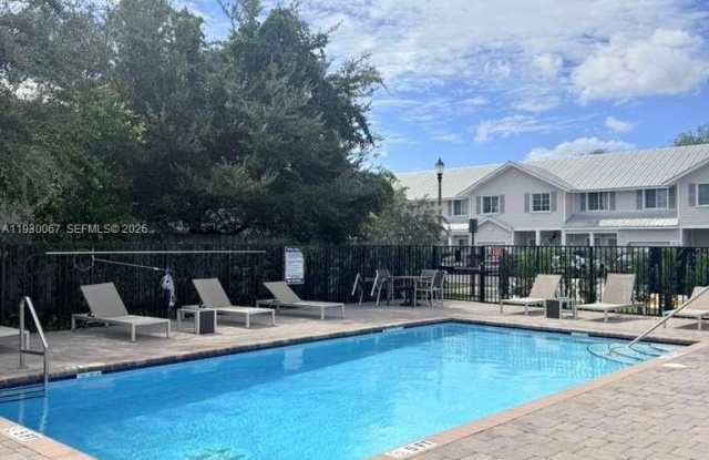 1692 SE 9th Ave photos photos