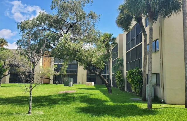 8015 SW 107th Ave - 8015 SW 107th Ave, Kendall, FL 33173