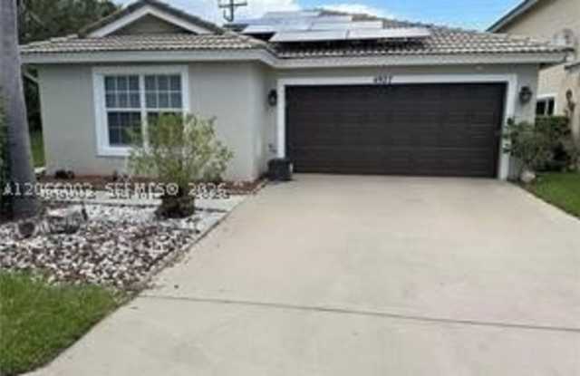 4927 Lombard Pass Dr Gallery 1