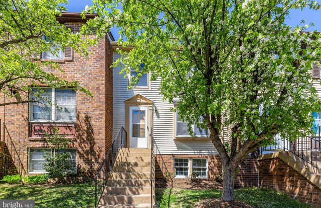 5932 SPRUCE RUN COURT - 5932 Spruce Run Court, Centreville, VA 20121