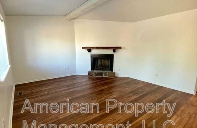 P2-1Q- 4312 S. Maplewood Ave Gallery 3