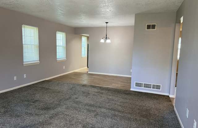 10009 Northwest Jones Drive - A Gallery 4