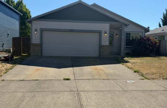 **MOVE IN SPECIAL** 4 Bedroom Pet Friendly Home Near Timber Ridge School! Gallery 1