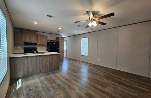 601 Suwanee Drive Gallery 2