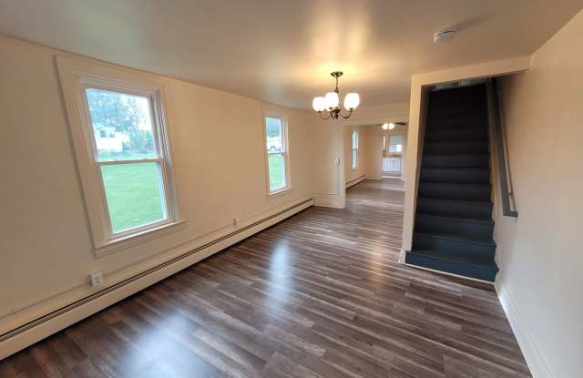 Beautiful Single-family home for rent  in Palmyra/Campbelltown Gallery 1