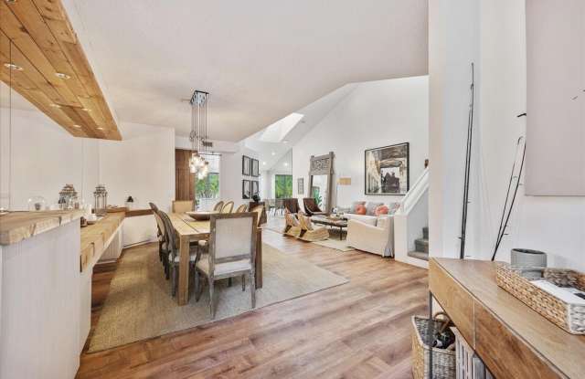 2585 Sheltingham Drive Gallery 4