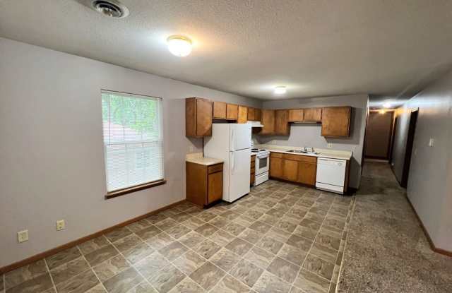 PRE LEASING for 25/26 School Year - 915 Colorado Street, Manhattan, KS 66502