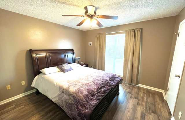 2 Bedroom Townhouse with a Fireplace and Reserved Parking photos photos