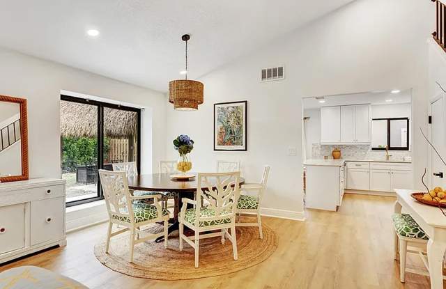 1113 RAINWOOD Circle W Gallery 4