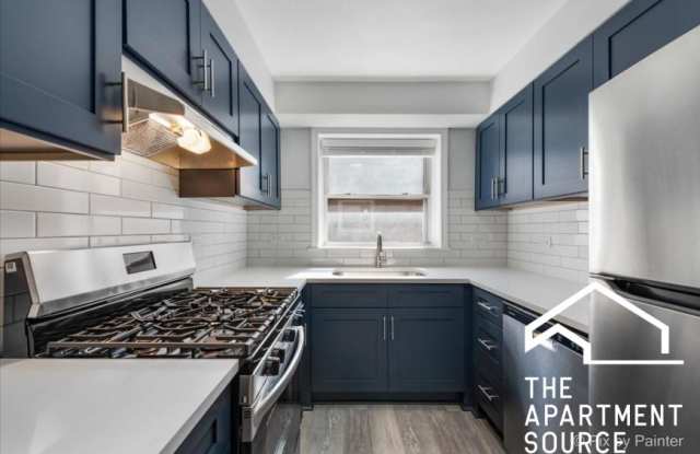 2715 West Berwyn photos photos