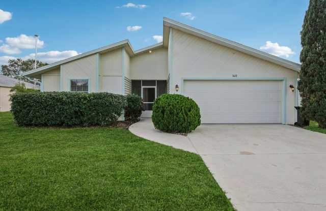 Home on the golf course photos photos