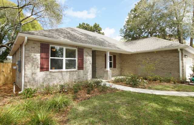 Newer Home in Valparaiso photos photos