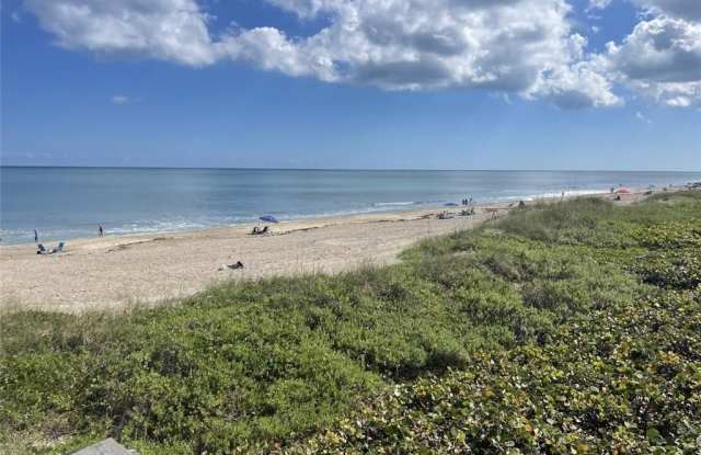 5565 NE Gulfstream Way Gallery 2