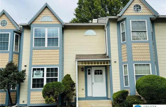 102 Quaker Drive photos photos