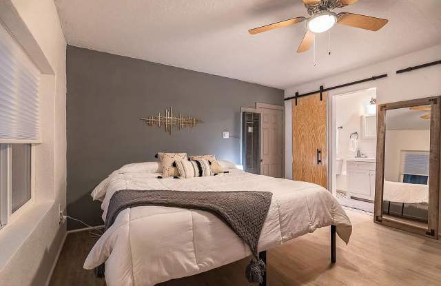 221 Girard Boulevard Southeast photos photos