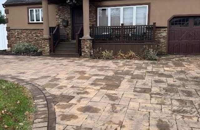 258 N Suffolk Avenue - 258 North Suffolk Avenue, North Massapequa, NY 11758