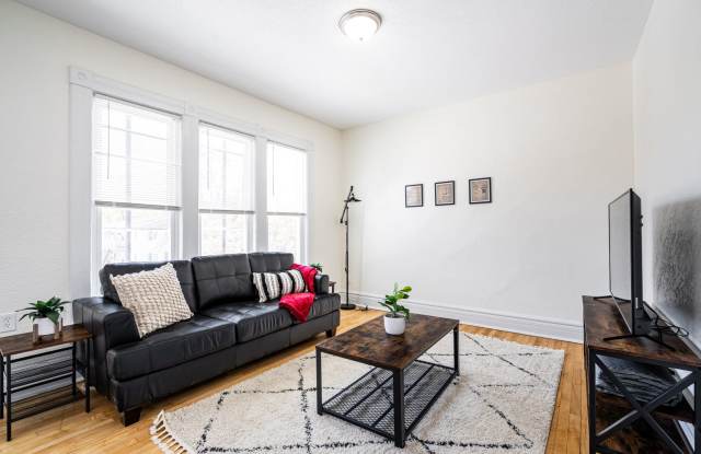 4Bdrm Upper Flat of Eastside Duplex Fully Remodeled photos photos