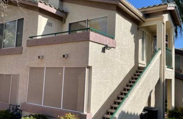 3 BEDROOMS 2 BATHS UPSTAIRS LEVEL UNIT photos photos